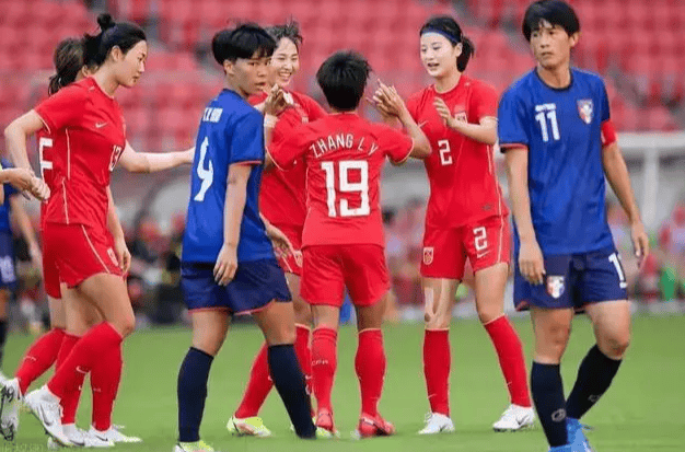 体坛午爆｜东亚杯中国女足今战日本，亚洲杯中国女篮今战新(正在直播的中国女足)