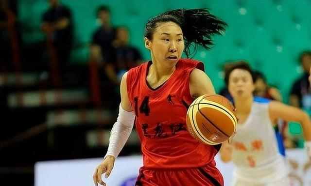 苗立杰成第四位入选FIBA名人堂的中国球员(苗立杰打球)