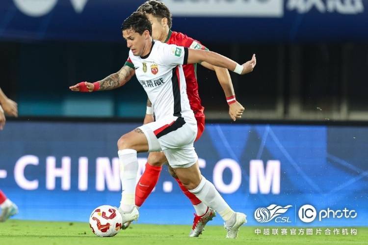 中超-莱昂纳多传射十人海港3-1客胜河南(中超莱昂纳多进球数)