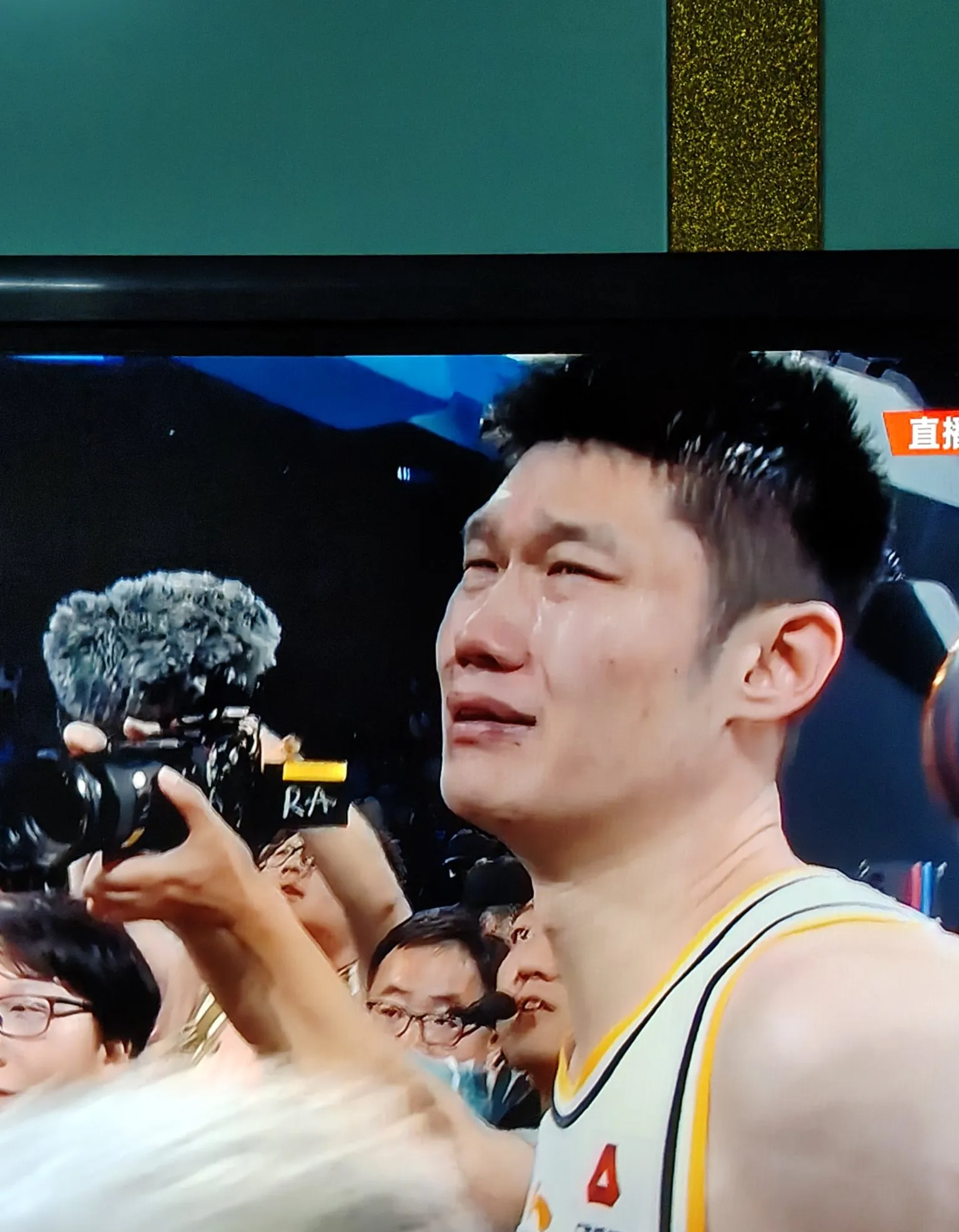 九游娱乐官方平台-广厦亚冠意外惊喜！20岁小将轰15分成本土得分王(广厦得过冠军吗)