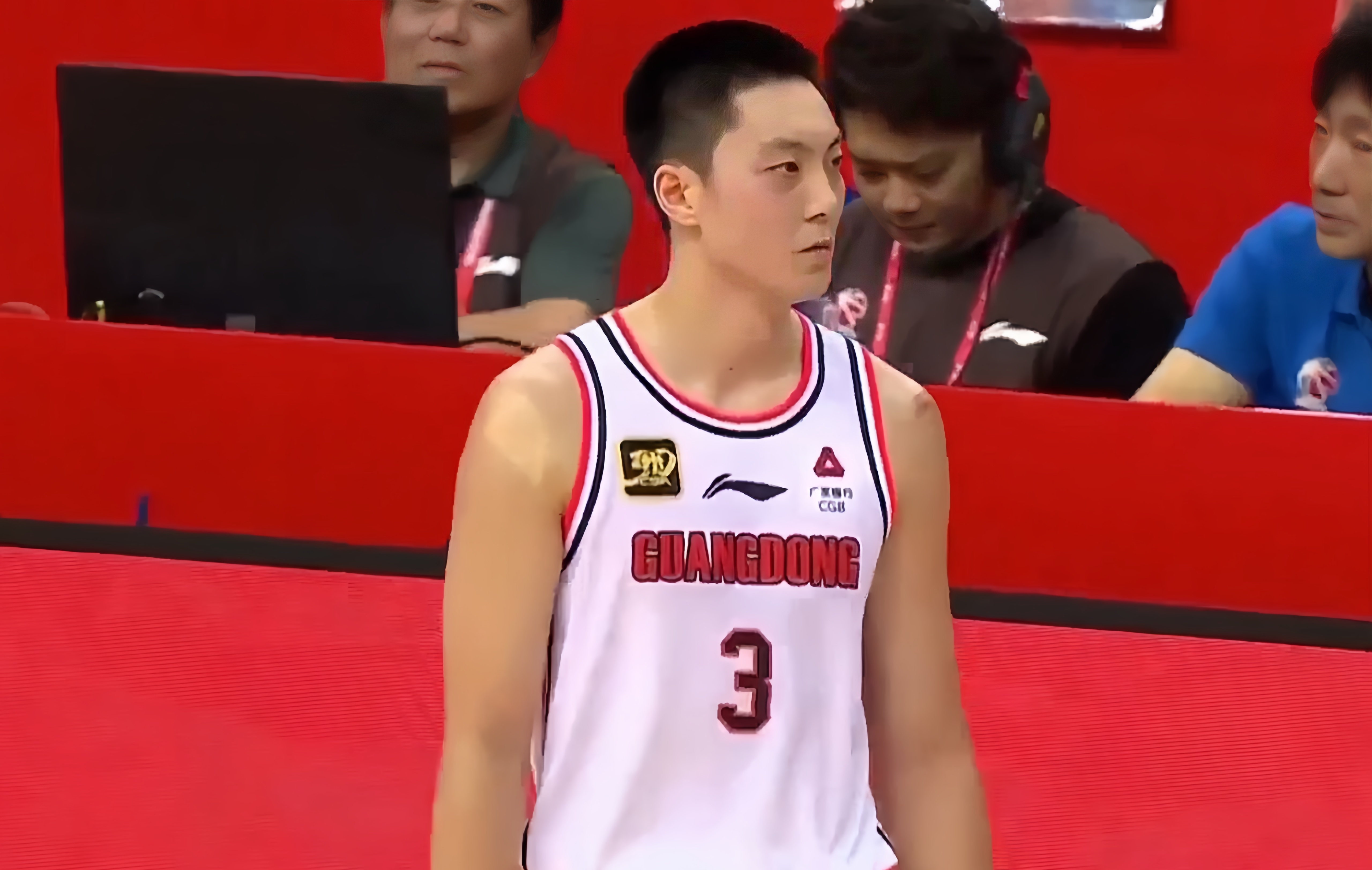 中国男篮84-76荷兰男篮，余嘉豪16+10，胡明轩13分(男篮余嘉豪个人资料)